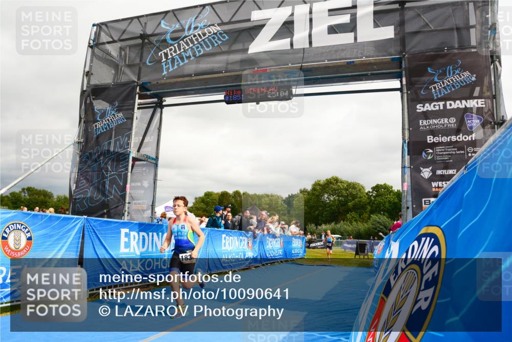 30.08.2026 - Elbe Triathlon Hamburg LAZAROV Photography http://msf.ph/oto/10090641 30.08.2026 12:55:17 Ziel 1831, 1856, 1868 meine-sportfotos.de