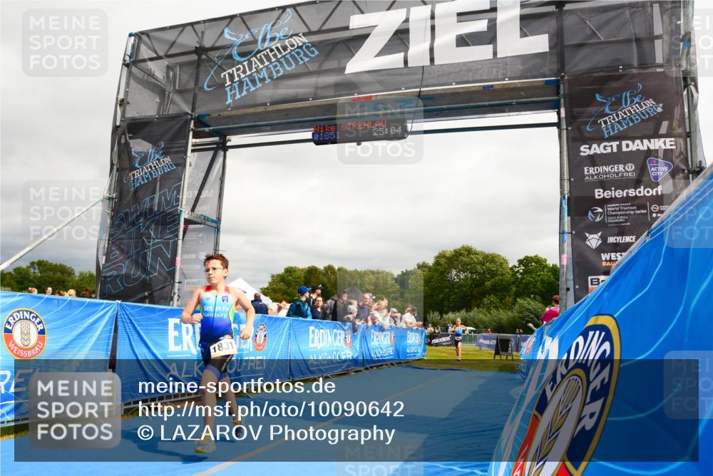 30.08.2026 - Elbe Triathlon Hamburg LAZAROV Photography http://msf.ph/oto/10090642 30.08.2026 12:55:17 Ziel 1831, 1856, 1868 meine-sportfotos.de
