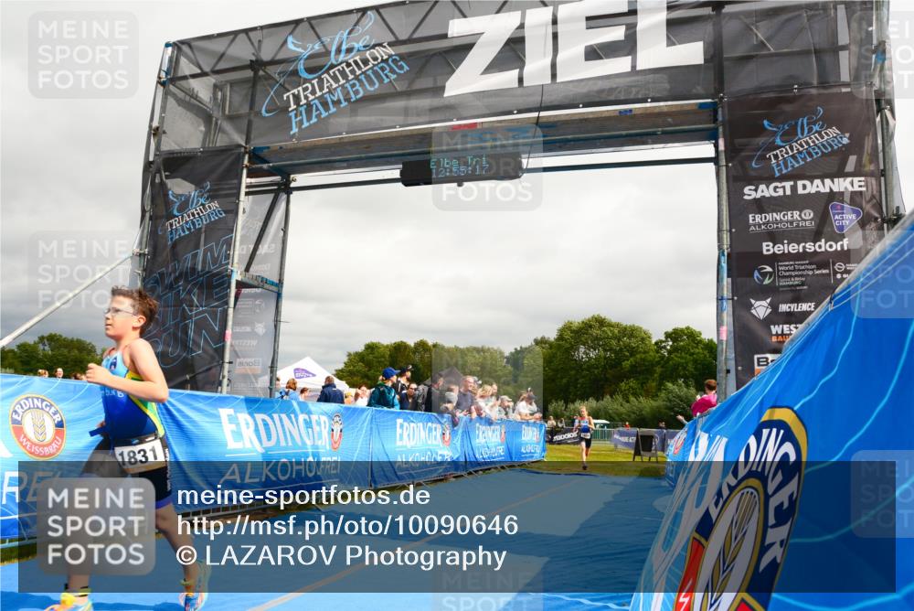 30.08.2026 - Elbe Triathlon Hamburg LAZAROV Photography http://msf.ph/oto/10090646 30.08.2026 12:55:18 Ziel 1831, 1856, 1868 meine-sportfotos.de