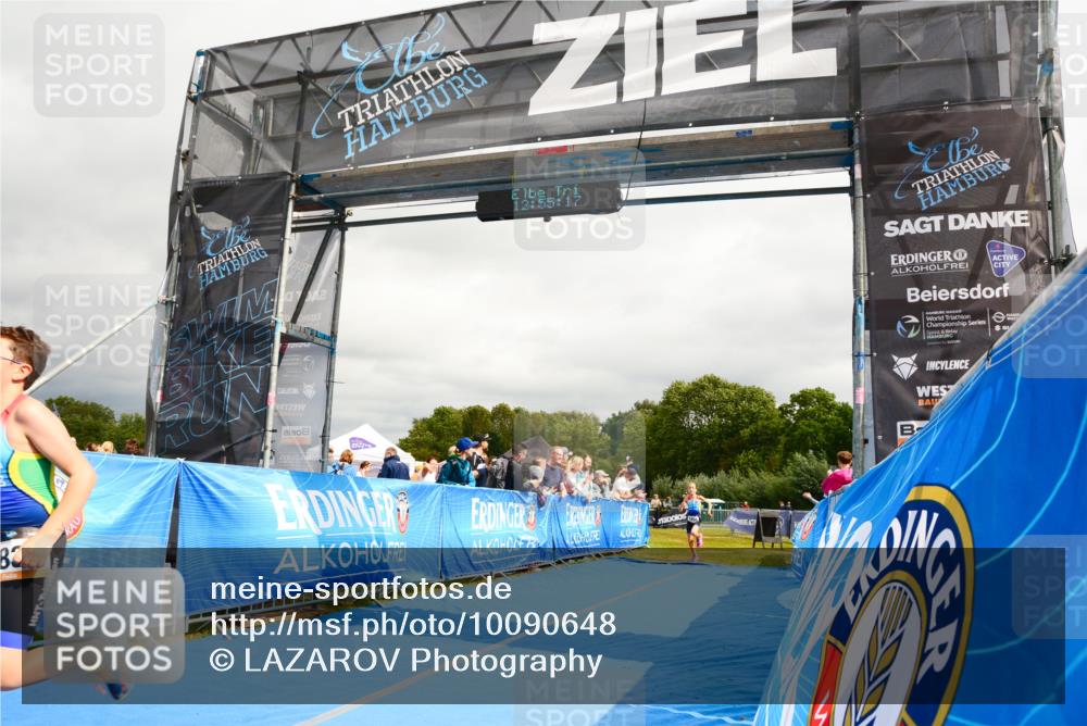 30.08.2026 - Elbe Triathlon Hamburg LAZAROV Photography http://msf.ph/oto/10090648 30.08.2026 12:55:18 Ziel 1831, 1856, 1868 meine-sportfotos.de