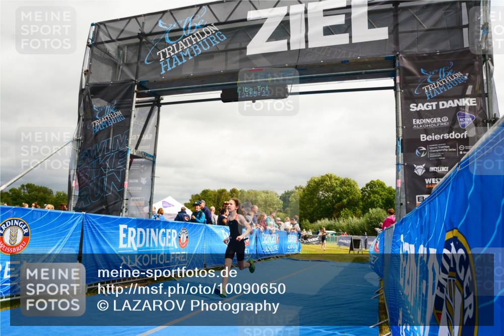 30.08.2026 - Elbe Triathlon Hamburg LAZAROV Photography http://msf.ph/oto/10090650 30.08.2026 12:55:24 Ziel 1856, 1863, 1868 meine-sportfotos.de