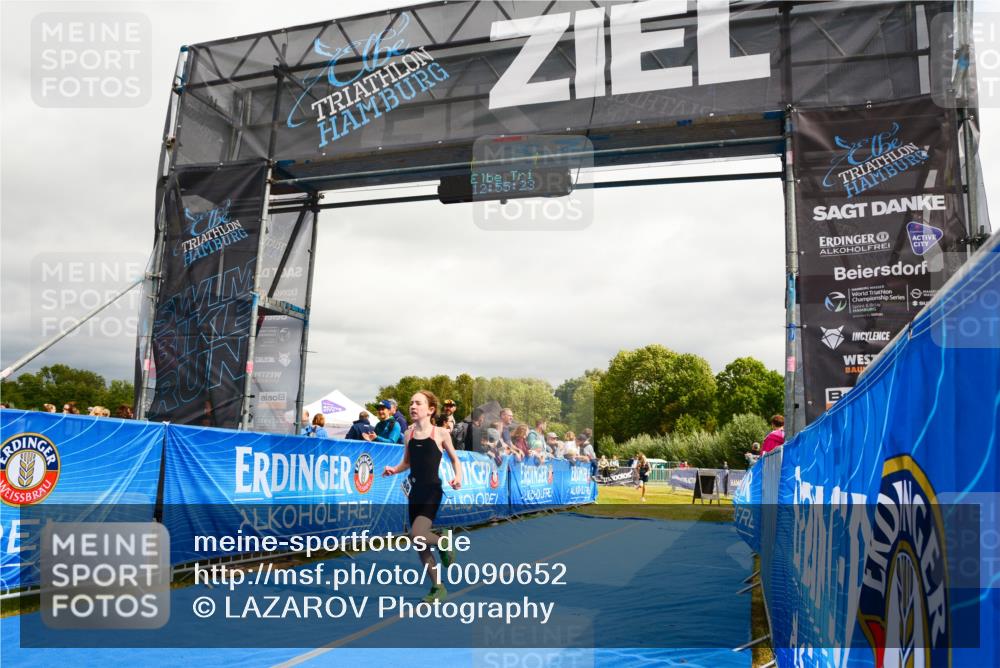30.08.2026 - Elbe Triathlon Hamburg LAZAROV Photography http://msf.ph/oto/10090652 30.08.2026 12:55:24 Ziel 1856, 1863, 1868 meine-sportfotos.de