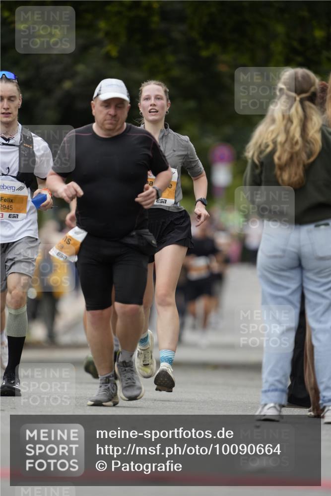30.08.2026 - Blankeneser Heldenlauf Patografie http://msf.ph/oto/10090664 30.08.2026 12:02:45 Ziel 2068, 2113, 2191, 2337, 2408, 2573, 2878 meine-sportfotos.de