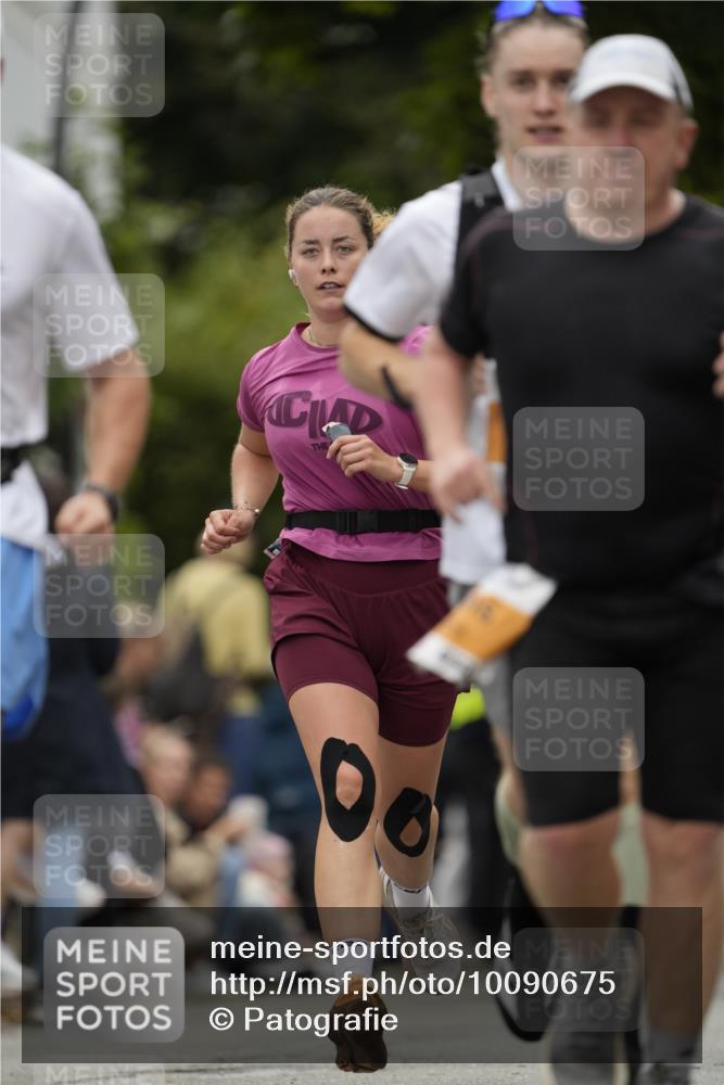 30.08.2026 - Blankeneser Heldenlauf Patografie http://msf.ph/oto/10090675 30.08.2026 12:02:49 Ziel 2033, 2167, 2337, 2408, 2409, 2414, 2733, 2735, 2878, 2945 meine-sportfotos.de