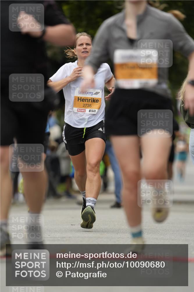 30.08.2026 - Blankeneser Heldenlauf Patografie http://msf.ph/oto/10090680 30.08.2026 12:02:50 Ziel 2033, 2167, 2337, 2409, 2414, 2733, 2735, 2878, 2945 meine-sportfotos.de