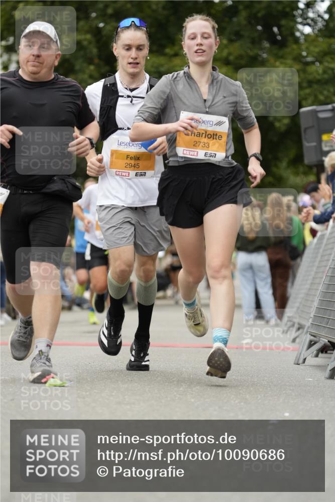 30.08.2026 - Blankeneser Heldenlauf Patografie http://msf.ph/oto/10090686 30.08.2026 12:02:53 Ziel 2033, 2167, 2409, 2414, 2733, 2735, 2878, 2945, 4334 meine-sportfotos.de