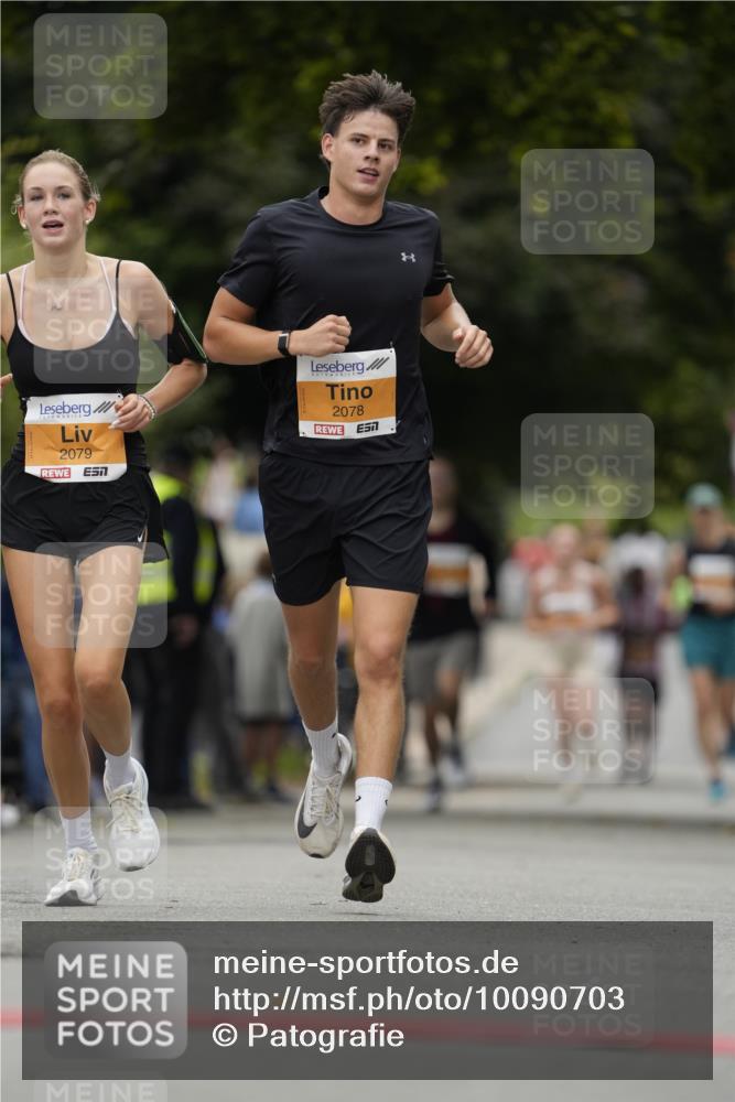 30.08.2026 - Blankeneser Heldenlauf Patografie http://msf.ph/oto/10090703 30.08.2026 12:03:03 Ziel 2078, 2079, 4334 meine-sportfotos.de