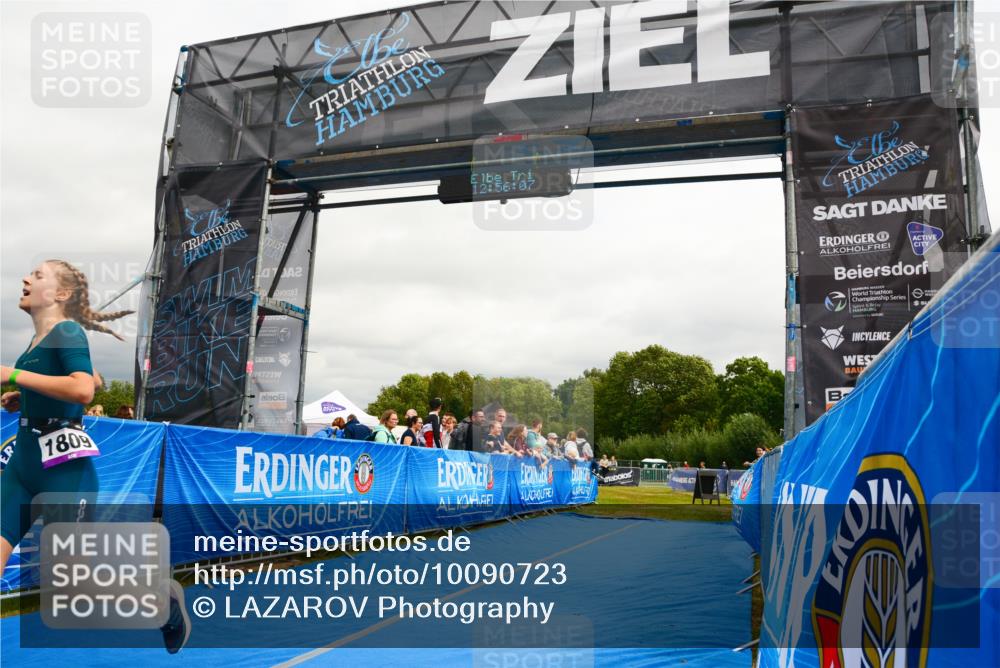30.08.2026 - Elbe Triathlon Hamburg LAZAROV Photography http://msf.ph/oto/10090723 30.08.2026 12:56:08 Ziel 1809 meine-sportfotos.de