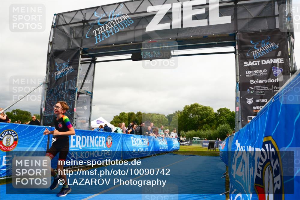 30.08.2026 - Elbe Triathlon Hamburg LAZAROV Photography http://msf.ph/oto/10090742 30.08.2026 12:56:18 Ziel 1834 meine-sportfotos.de