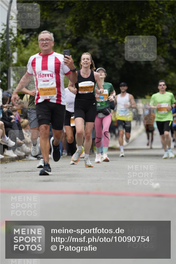 30.08.2026 - Blankeneser Heldenlauf Patografie http://msf.ph/oto/10090754 30.08.2026 12:03:29 Ziel 2172, 2457, 2552, 2653, 2767, 2768, 2872 meine-sportfotos.de
