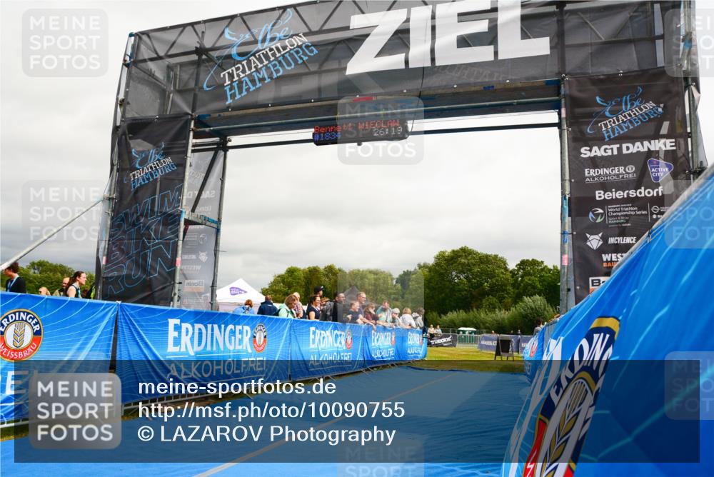 30.08.2026 - Elbe Triathlon Hamburg LAZAROV Photography http://msf.ph/oto/10090755 30.08.2026 12:56:37 Ziel  meine-sportfotos.de