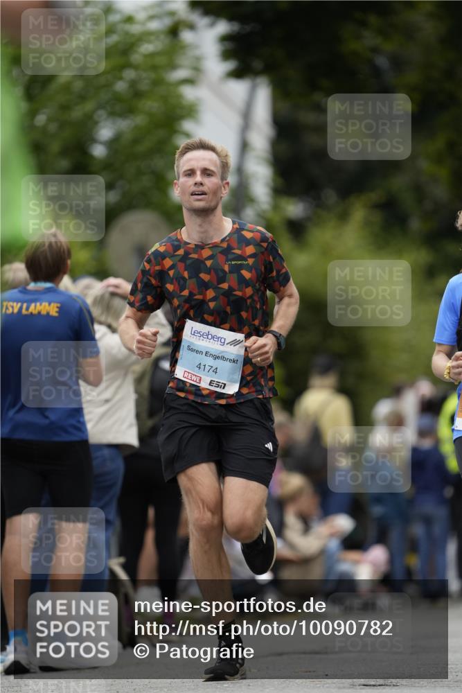 30.08.2026 - Blankeneser Heldenlauf Patografie http://msf.ph/oto/10090782 30.08.2026 12:03:44 Ziel 2444, 2460, 2682, 4174, 4185 meine-sportfotos.de