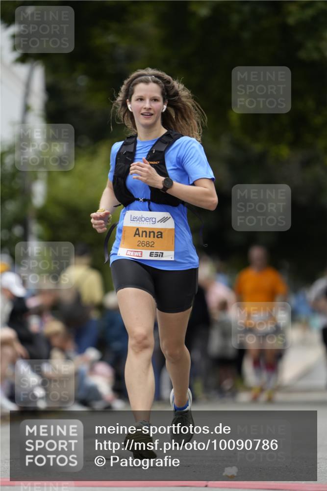 30.08.2026 - Blankeneser Heldenlauf Patografie http://msf.ph/oto/10090786 30.08.2026 12:03:45 Ziel 2444, 2460, 2682, 4174, 4185 meine-sportfotos.de