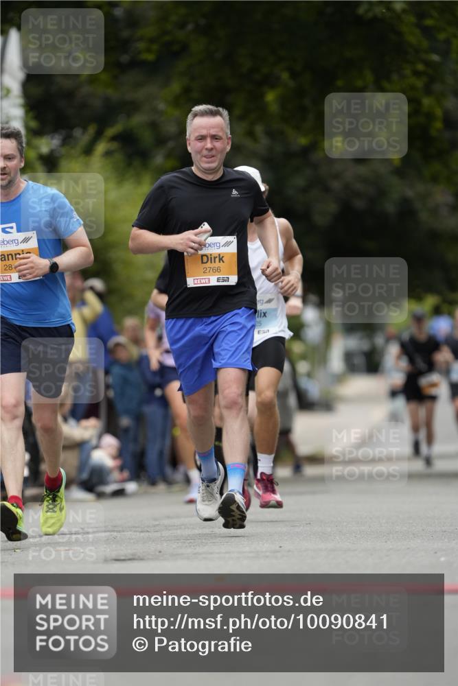 30.08.2026 - Blankeneser Heldenlauf Patografie http://msf.ph/oto/10090841 30.08.2026 12:04:22 Ziel 2285, 2683, 2766, 2811, 4125 meine-sportfotos.de