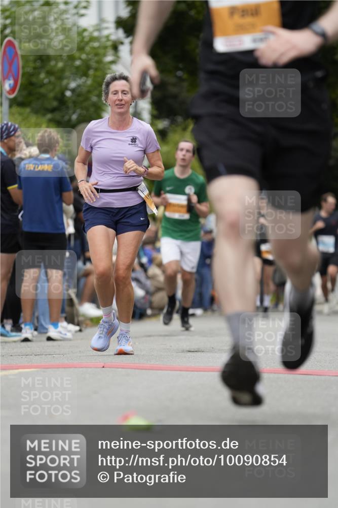 30.08.2026 - Blankeneser Heldenlauf Patografie http://msf.ph/oto/10090854 30.08.2026 12:04:29 Ziel 2196, 2333, 2766, 2795, 2811, 2829, 4125 meine-sportfotos.de