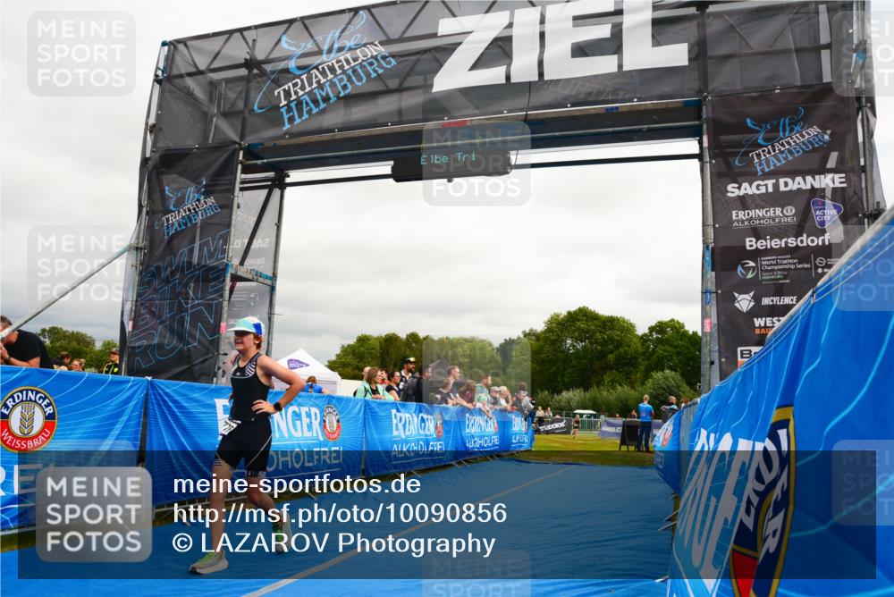 30.08.2026 - Elbe Triathlon Hamburg LAZAROV Photography http://msf.ph/oto/10090856 30.08.2026 12:58:00 Ziel 1776 meine-sportfotos.de