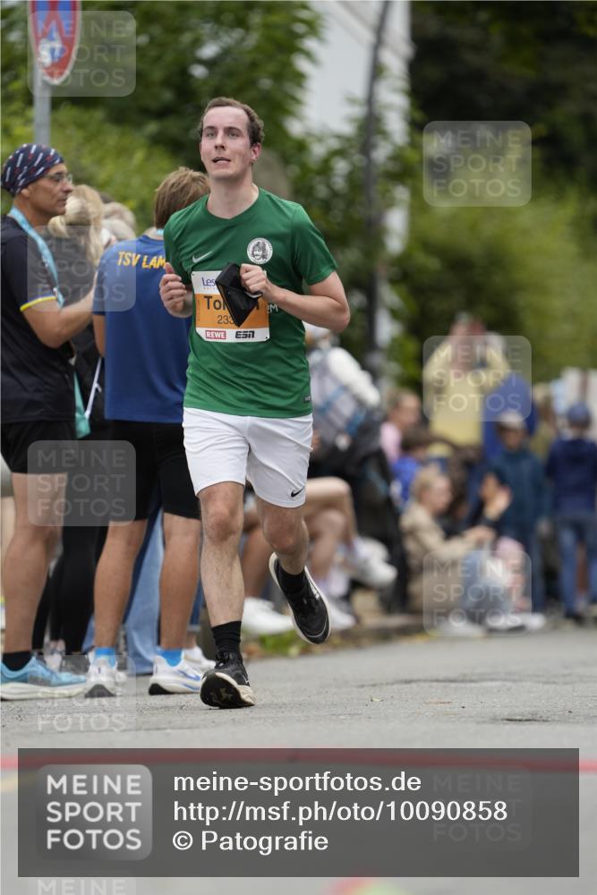 30.08.2026 - Blankeneser Heldenlauf Patografie http://msf.ph/oto/10090858 30.08.2026 12:04:32 Ziel 2196, 2333, 2766, 2795, 2811, 2829, 4125 meine-sportfotos.de