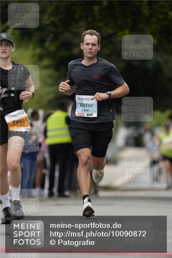 30.08.2026 - Blankeneser Heldenlauf Patografie http://msf.ph/oto/10090872 30.08.2026 12:04:35 Ziel 2196, 2333, 2362, 2795, 2829, 4366 meine-sportfotos.de