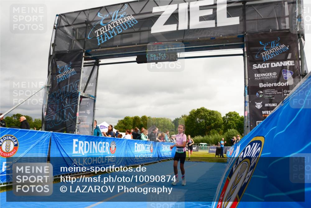 30.08.2026 - Elbe Triathlon Hamburg LAZAROV Photography http://msf.ph/oto/10090874 30.08.2026 13:02:29 Ziel 1797, 1820, 1889 meine-sportfotos.de