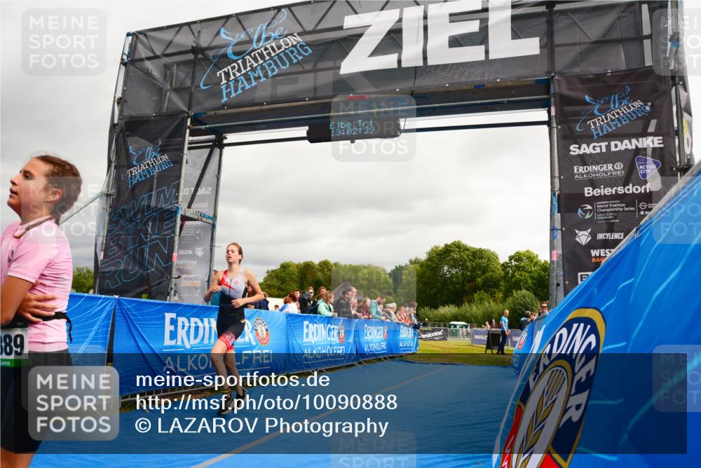 30.08.2026 - Elbe Triathlon Hamburg LAZAROV Photography http://msf.ph/oto/10090888 30.08.2026 13:02:31 Ziel 1820, 1889 meine-sportfotos.de