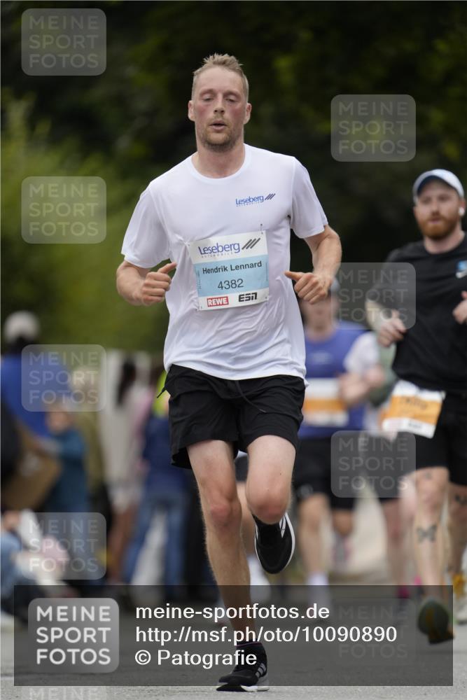 30.08.2026 - Blankeneser Heldenlauf Patografie http://msf.ph/oto/10090890 30.08.2026 12:04:57 Ziel 2039, 4382 meine-sportfotos.de