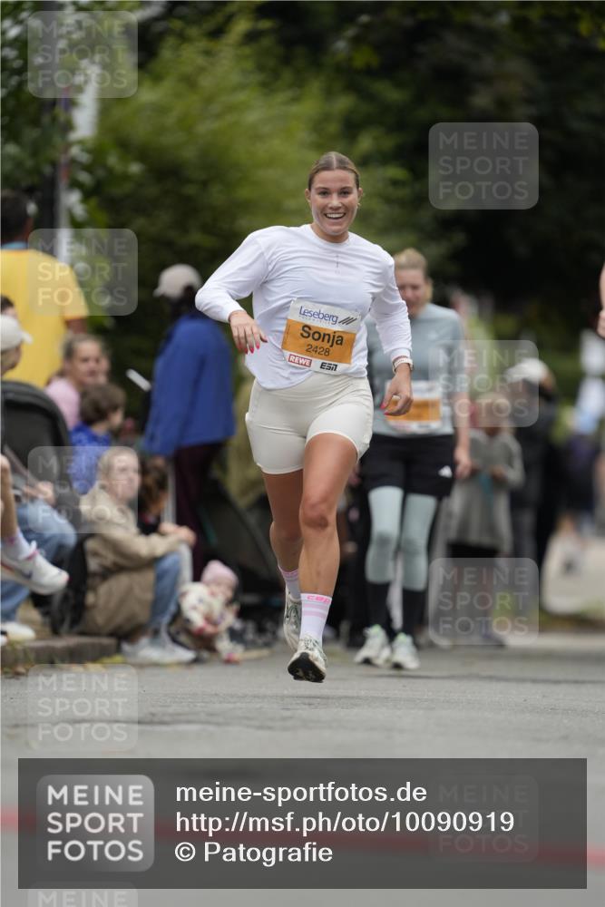 30.08.2026 - Blankeneser Heldenlauf Patografie http://msf.ph/oto/10090919 30.08.2026 12:05:22 Ziel 2090, 2195, 2951 meine-sportfotos.de