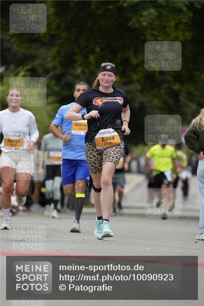 30.08.2026 - Blankeneser Heldenlauf Patografie http://msf.ph/oto/10090923 30.08.2026 12:05:24 Ziel 2090, 2195, 2428, 2951 meine-sportfotos.de
