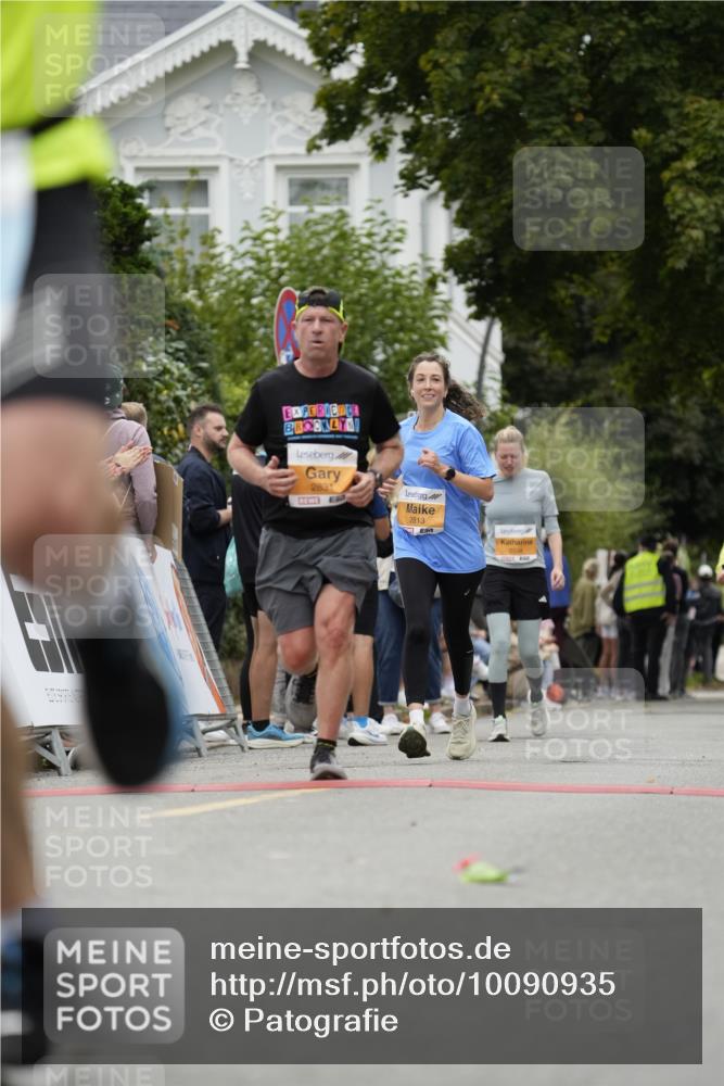 30.08.2026 - Blankeneser Heldenlauf Patografie http://msf.ph/oto/10090935 30.08.2026 12:05:35 Ziel 2428, 2813, 2831, 4381 meine-sportfotos.de
