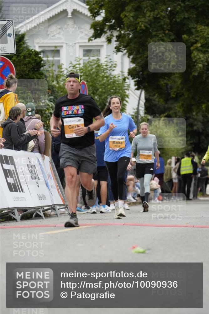 30.08.2026 - Blankeneser Heldenlauf Patografie http://msf.ph/oto/10090936 30.08.2026 12:05:35 Ziel 2428, 2813, 2831, 4381 meine-sportfotos.de