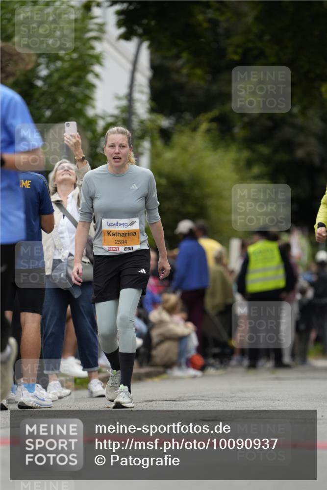 30.08.2026 - Blankeneser Heldenlauf Patografie http://msf.ph/oto/10090937 30.08.2026 12:05:36 Ziel 2813, 2831, 4381 meine-sportfotos.de