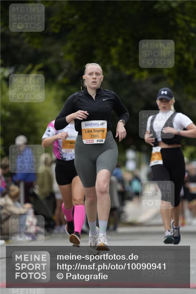 30.08.2026 - Blankeneser Heldenlauf Patografie http://msf.ph/oto/10090941 30.08.2026 12:05:49 Ziel 2594, 2595, 2824, 2936 meine-sportfotos.de