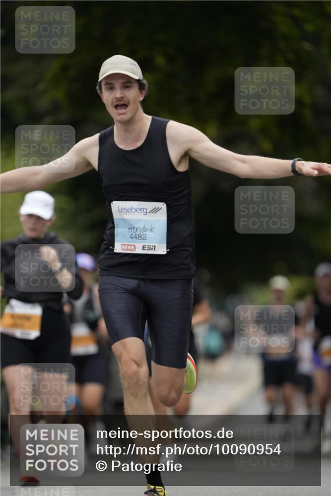 30.08.2026 - Blankeneser Heldenlauf Patografie http://msf.ph/oto/10090954 30.08.2026 12:06:04 Ziel 2174, 4482 meine-sportfotos.de