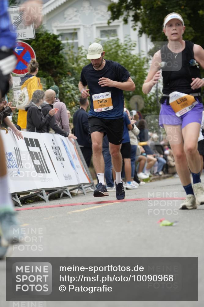 30.08.2026 - Blankeneser Heldenlauf Patografie http://msf.ph/oto/10090968 30.08.2026 12:06:21 Ziel 2074, 2370, 2429, 2854, 2895, 4157, 4169 meine-sportfotos.de