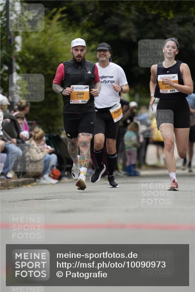 30.08.2026 - Blankeneser Heldenlauf Patografie http://msf.ph/oto/10090973 30.08.2026 12:06:27 Ziel 2370, 2425, 2854, 2895, 4157 meine-sportfotos.de