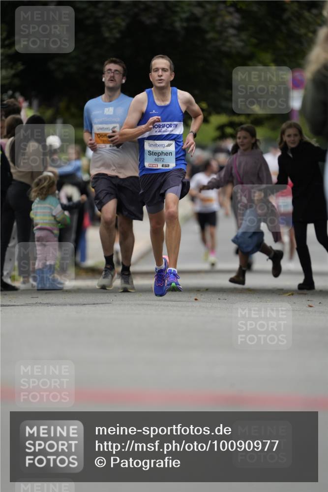 30.08.2026 - Blankeneser Heldenlauf Patografie http://msf.ph/oto/10090977 30.08.2026 12:06:31 Ziel 2136, 2370, 2425, 2744, 4157 meine-sportfotos.de