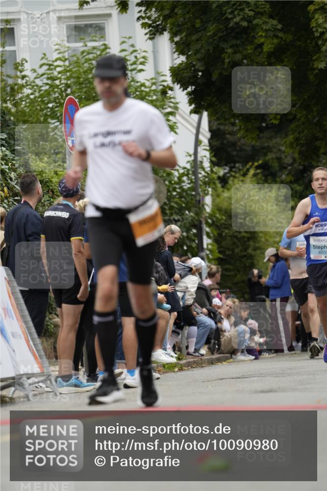 30.08.2026 - Blankeneser Heldenlauf Patografie http://msf.ph/oto/10090980 30.08.2026 12:06:34 Ziel 2136, 2425, 2744, 4072 meine-sportfotos.de