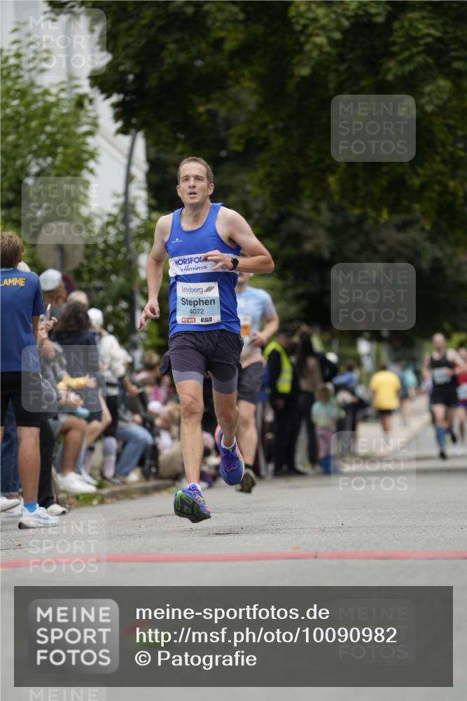 30.08.2026 - Blankeneser Heldenlauf Patografie http://msf.ph/oto/10090982 30.08.2026 12:06:36 Ziel 2136, 2425, 2744, 4072 meine-sportfotos.de