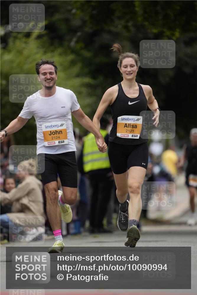 30.08.2026 - Blankeneser Heldenlauf Patografie http://msf.ph/oto/10090994 30.08.2026 12:06:54 Ziel 2123, 2124, 4205, 4240 meine-sportfotos.de