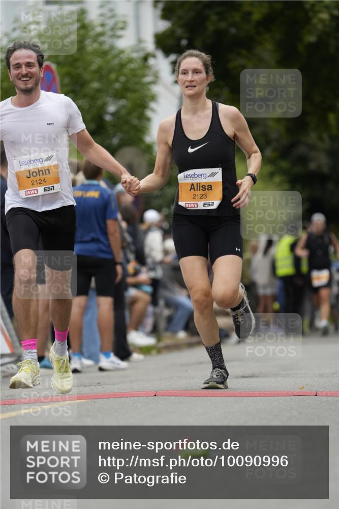 30.08.2026 - Blankeneser Heldenlauf Patografie http://msf.ph/oto/10090996 30.08.2026 12:06:58 Ziel 2123, 2124, 4205, 4240 meine-sportfotos.de