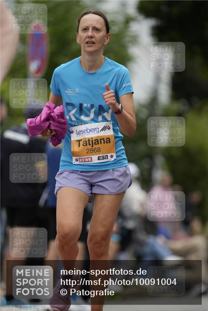 30.08.2026 - Blankeneser Heldenlauf Patografie http://msf.ph/oto/10091004 30.08.2026 12:07:13 Ziel 2715, 2857, 2868 meine-sportfotos.de