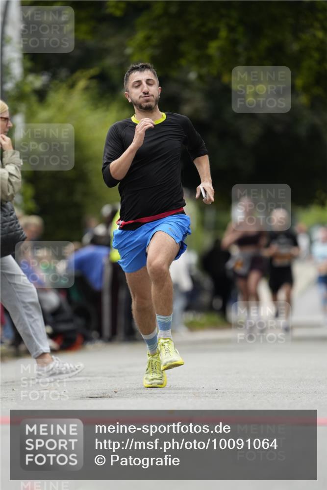 30.08.2026 - Blankeneser Heldenlauf Patografie http://msf.ph/oto/10091064 30.08.2026 12:08:57 Ziel 2304, 2464, 2637, 4476 meine-sportfotos.de