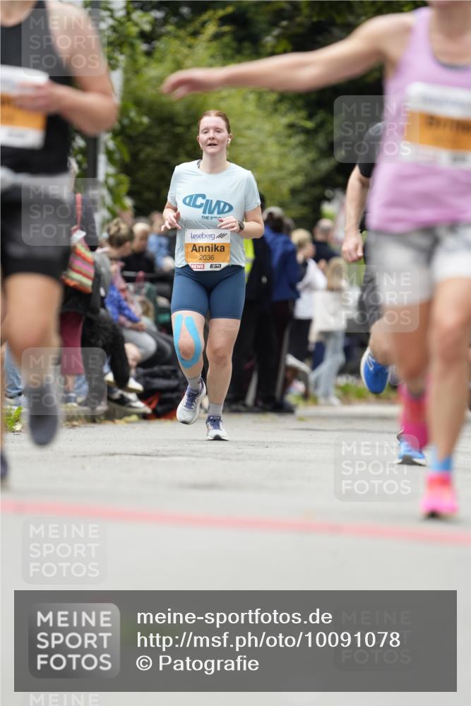 30.08.2026 - Blankeneser Heldenlauf Patografie http://msf.ph/oto/10091078 30.08.2026 12:09:17 Ziel 2076, 2077, 2422, 2481, 2876, 4427 meine-sportfotos.de