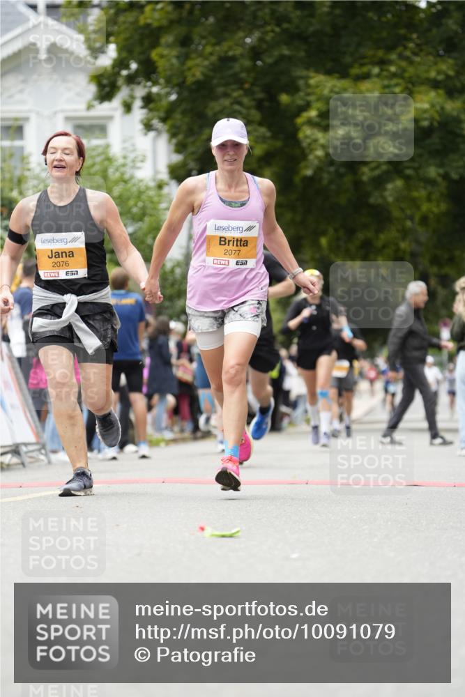 30.08.2026 - Blankeneser Heldenlauf Patografie http://msf.ph/oto/10091079 30.08.2026 12:09:19 Ziel 2076, 2077, 2157, 2422, 2876 meine-sportfotos.de