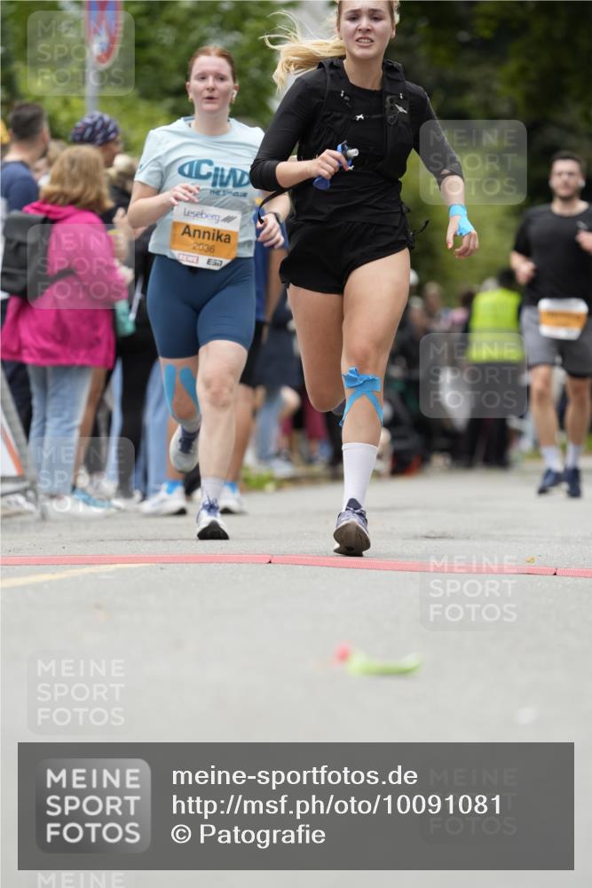 30.08.2026 - Blankeneser Heldenlauf Patografie http://msf.ph/oto/10091081 30.08.2026 12:09:23 Ziel 2036, 2076, 2077, 2157, 2422 meine-sportfotos.de