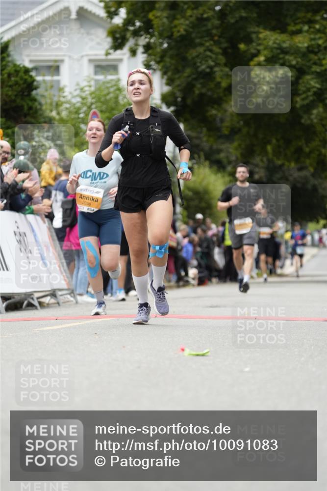 30.08.2026 - Blankeneser Heldenlauf Patografie http://msf.ph/oto/10091083 30.08.2026 12:09:24 Ziel 2036, 2076, 2077, 2157, 2422 meine-sportfotos.de