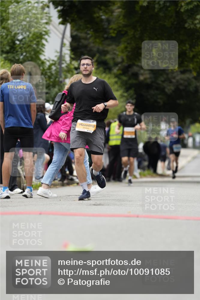 30.08.2026 - Blankeneser Heldenlauf Patografie http://msf.ph/oto/10091085 30.08.2026 12:09:26 Ziel 2036, 2055, 2076, 2077, 2157, 2422 meine-sportfotos.de