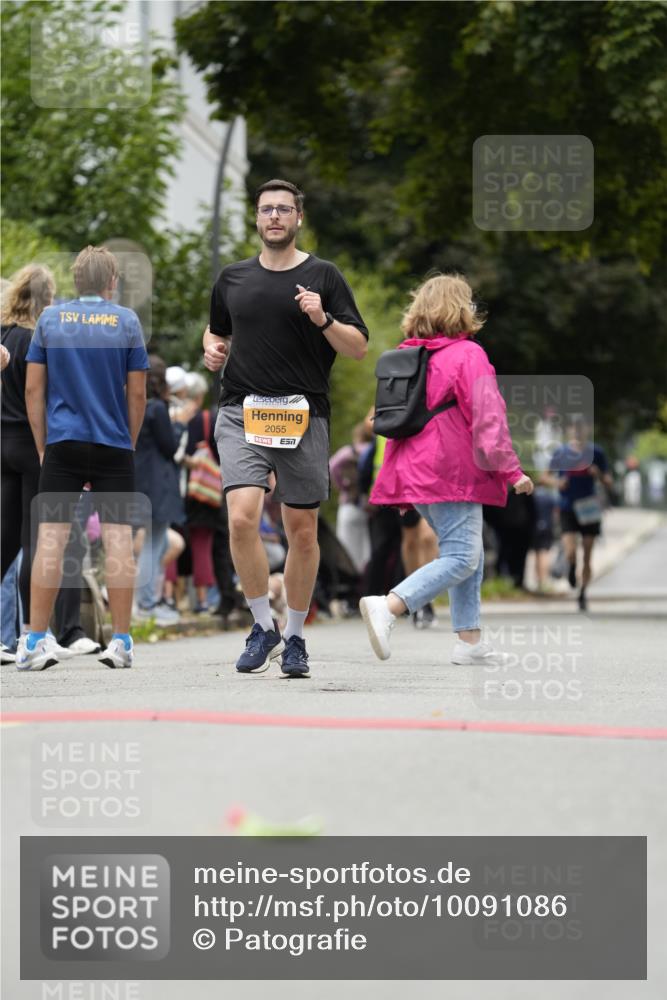 30.08.2026 - Blankeneser Heldenlauf Patografie http://msf.ph/oto/10091086 30.08.2026 12:09:26 Ziel 2036, 2055, 2076, 2077, 2157, 2422 meine-sportfotos.de