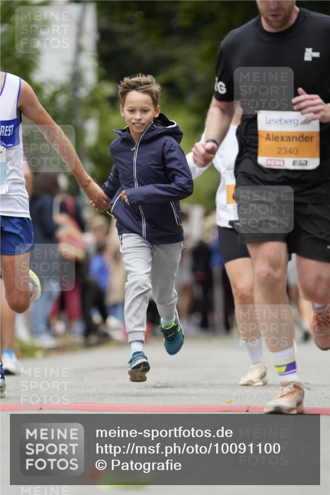 30.08.2026 - Blankeneser Heldenlauf Patografie http://msf.ph/oto/10091100 30.08.2026 12:09:42 Ziel 2096, 2340, 2788, 4259, 4473 meine-sportfotos.de