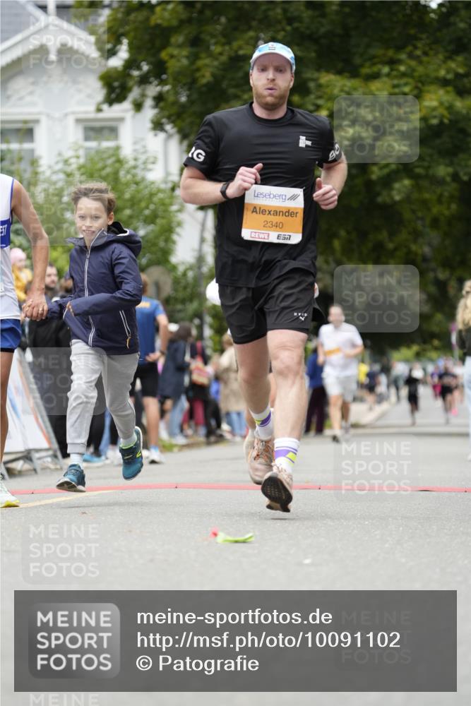 30.08.2026 - Blankeneser Heldenlauf Patografie http://msf.ph/oto/10091102 30.08.2026 12:09:44 Ziel 2096, 2340, 2788, 4259, 4473 meine-sportfotos.de