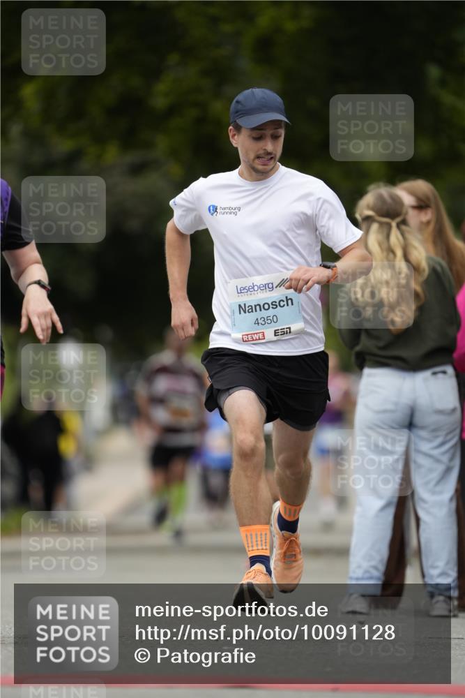 30.08.2026 - Blankeneser Heldenlauf Patografie http://msf.ph/oto/10091128 30.08.2026 12:10:25 Ziel 2081, 2082, 2128, 2822, 4350 meine-sportfotos.de